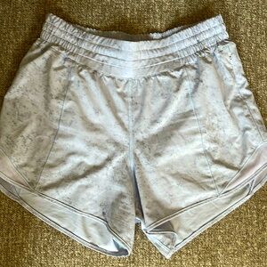 Lululemon Hotty Hot High Rise Lined 4" shorts color gravel dust pastel blue